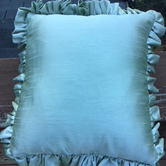 🤹♂️Vintage Hand-Stitched Child & Flower Motif Pillow 🌷5 For$25 - Picture 2 of 4